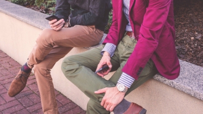 Comment porter le pantalon chino pour homme ?